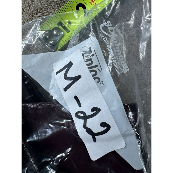 Spanx Faux Patent Leather Leggings in Ruby Red Size Medium Retail $128 NWT - Picture 16 of 16